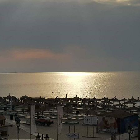 Ranya Apartments Alezzi Beach Resort Năvodari Exteriör bild