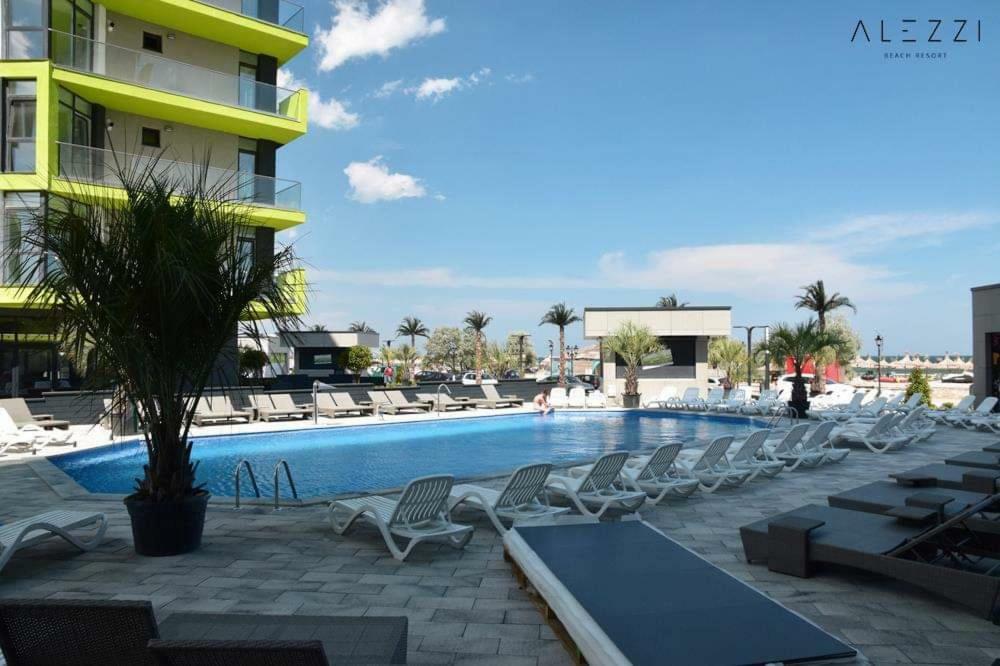 Ranya Apartments Alezzi Beach Resort Năvodari Exteriör bild