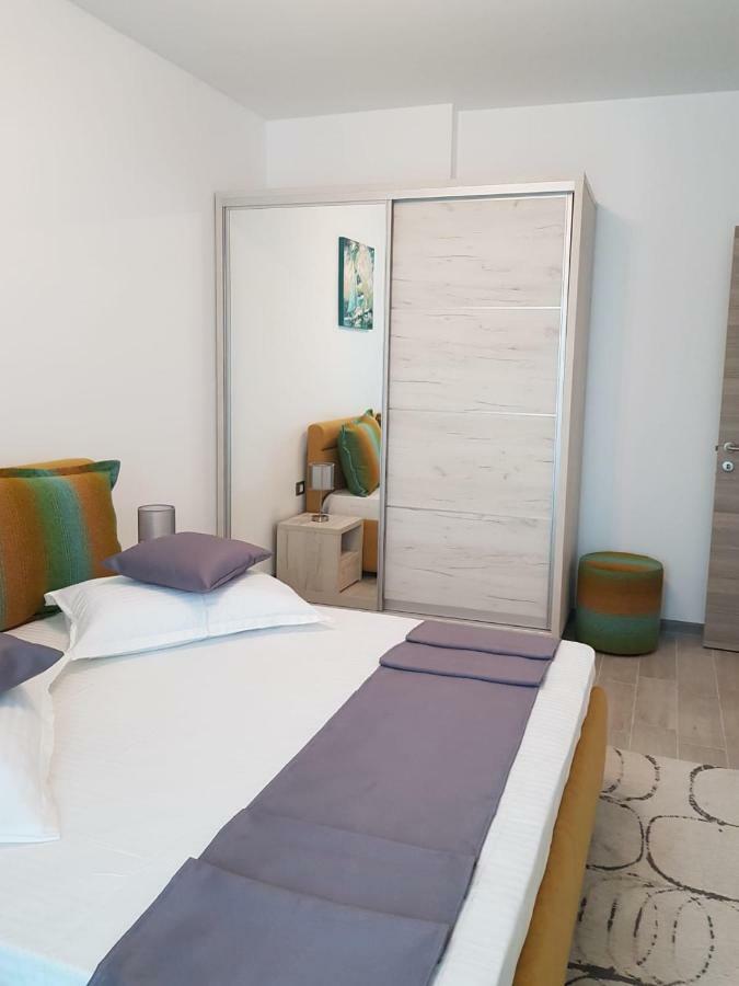 Ranya Apartments Alezzi Beach Resort Năvodari Exteriör bild